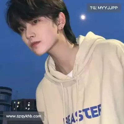 骆铖柳